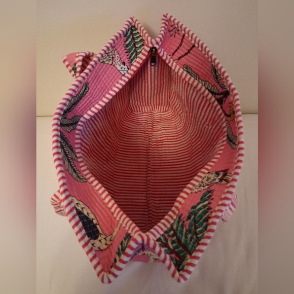 PINK TROPICAL PRINT TOTE BAG - Picture 12 of 16